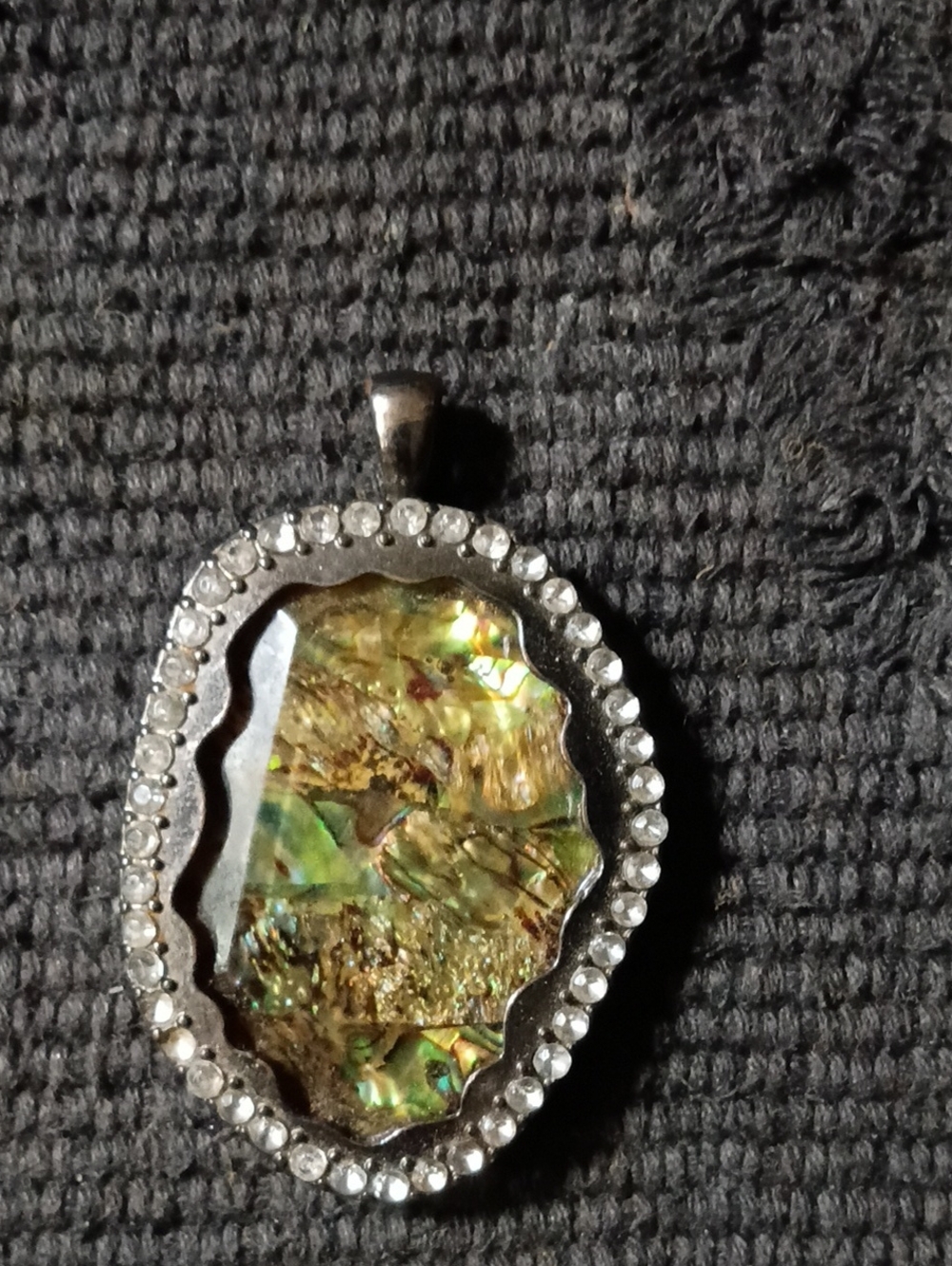 Women’s Abalone Shell Pendant Necklace - Green Iridescent